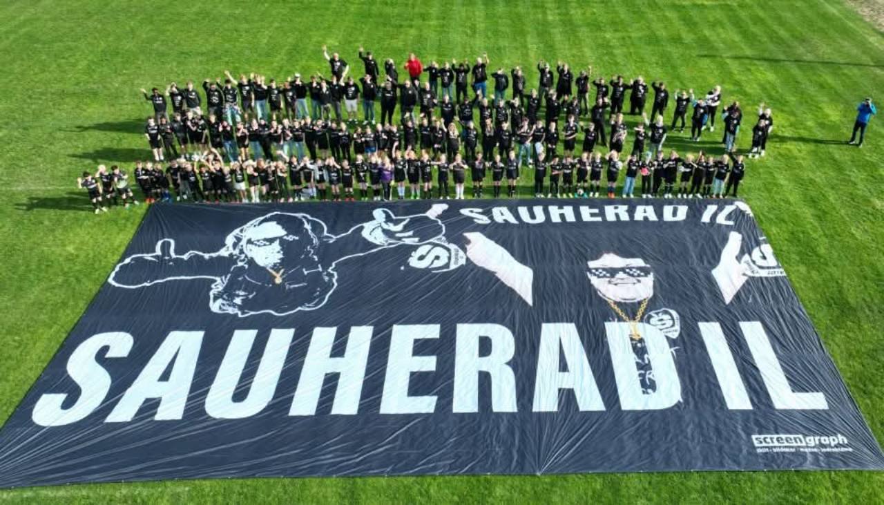 Stort trykket banner for Sauherad IL